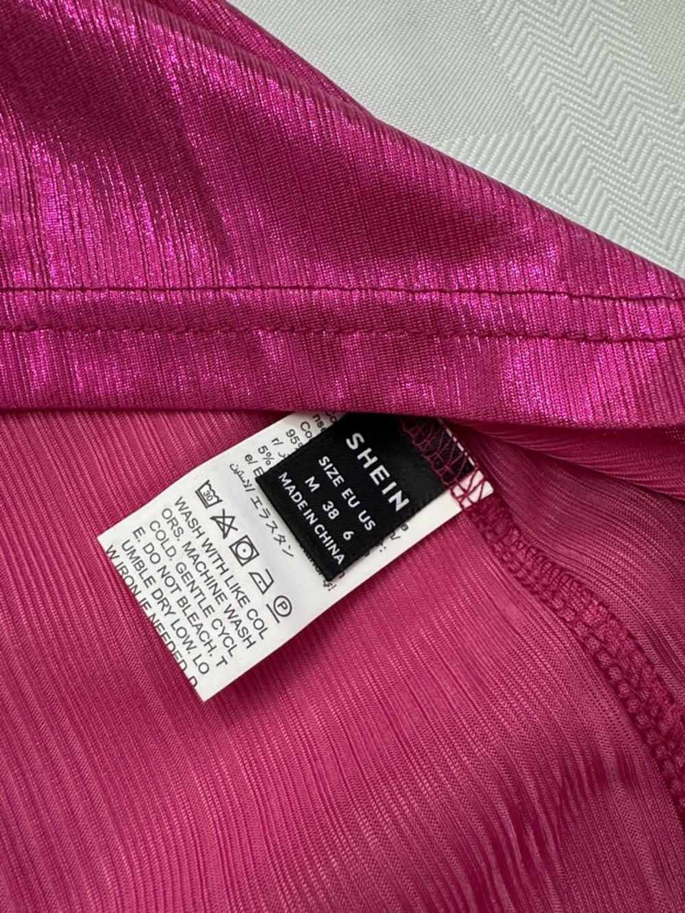 SHEIN Metallic Fuchsia One-Shoulder Tee with Gold Buckle Accent - Picture 2 of 5